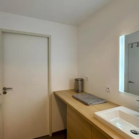 Apartamento 2 Ch, Acces Direct, Rez-de-jardin, Piscine, Animaux Ok - Fr-1-194-284 *